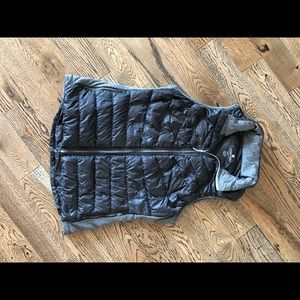 Tangerine women’s medium puffer vest. Gray. EUC